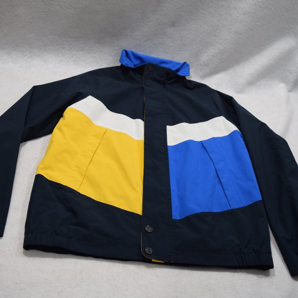 Nautica Men's Blue lightweight jacket Size Medium Gently Used, Fall, Windbreaker
